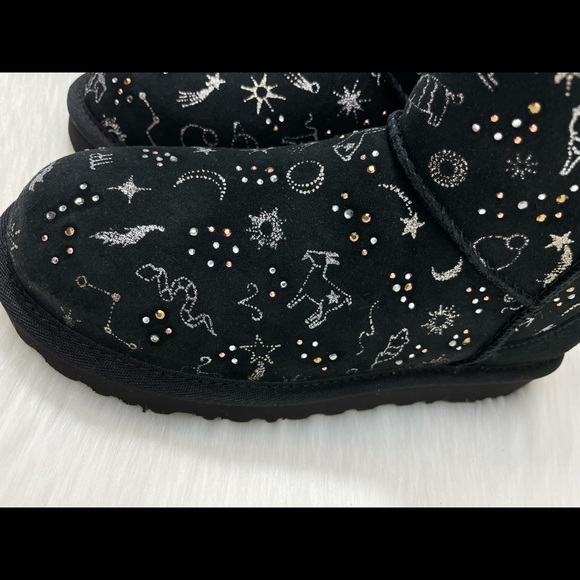[SOLD] UGG Classic Zodiac Mini Snow Boots Sz 5 - Picture 3 of 12